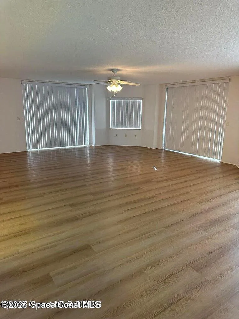 3 bed, 2.0 bath, 2348 sqft, $2,750 — Photo 4