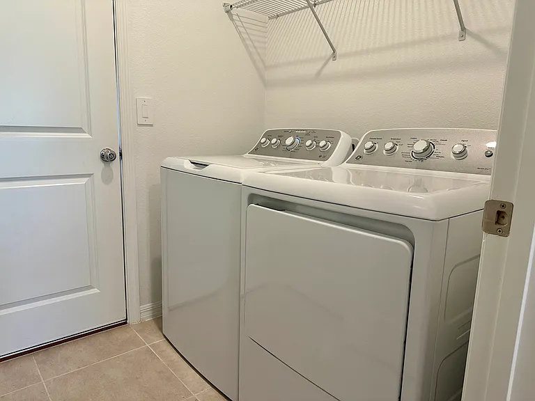 534 Wayland Dr — Photo 9