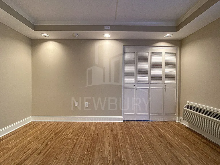 530 N Main Street - The Townhouse. — Photo 50