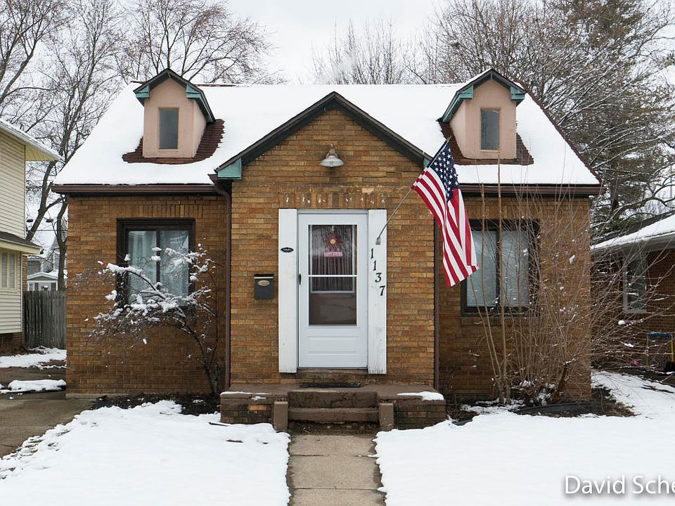 1st image of 1137 Lake Michigan Dr NW