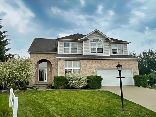 6005 Champagne Shrs, Medina, OH 44256