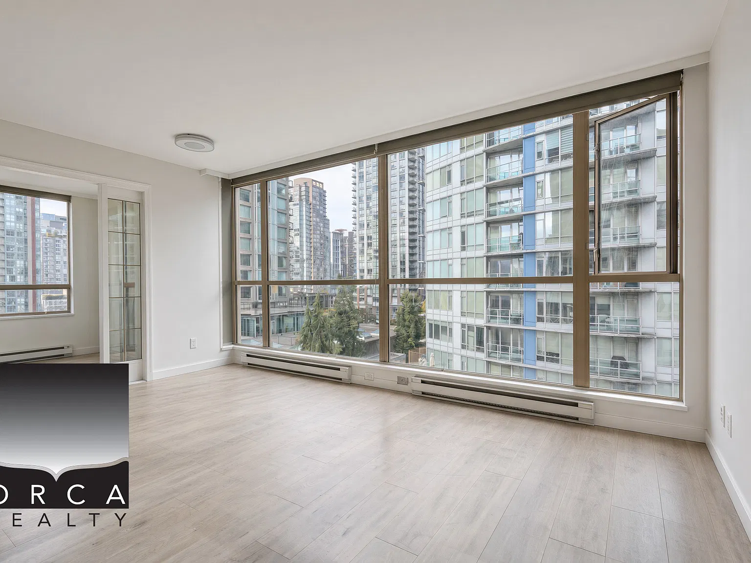 903 Homer Street, Vancouver — Photo 2