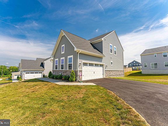 4th image of 208 Sloan Dr