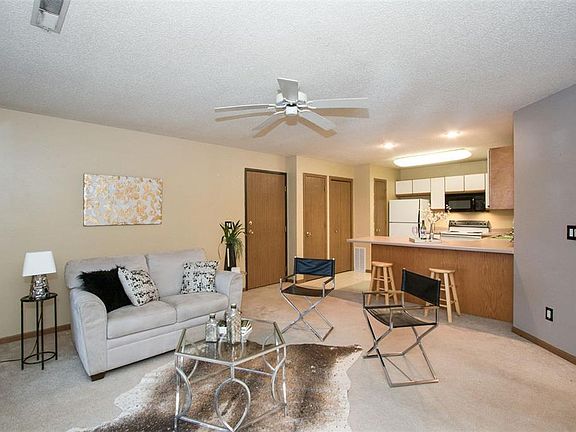 4th image of 540 Augusta Cir APT 10