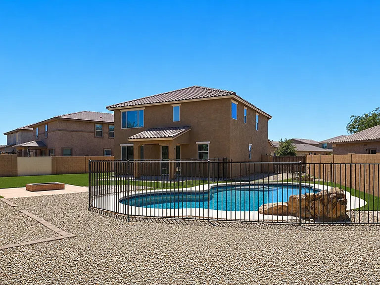 41396 W Rio Bravo Dr — Photo 32