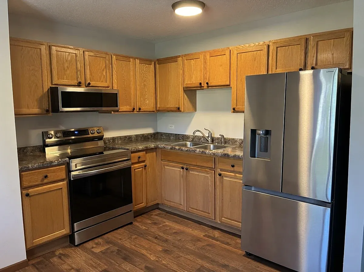 2 bed, 823 sqft, $1,400 — Photo 2