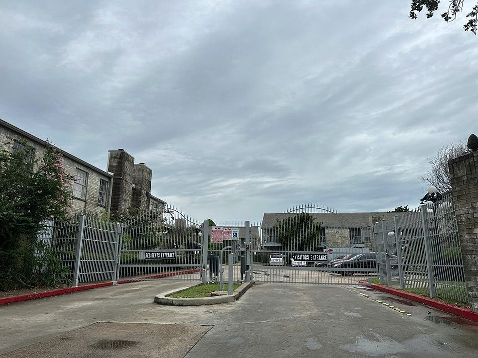 1st image of 7400 Bellerive Dr APT 303