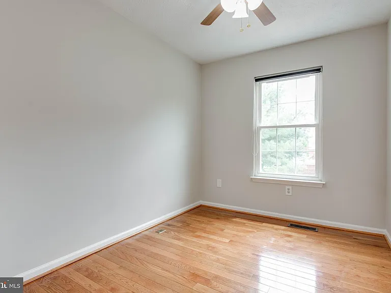 8125 Gray Stone Ln — Photo 27
