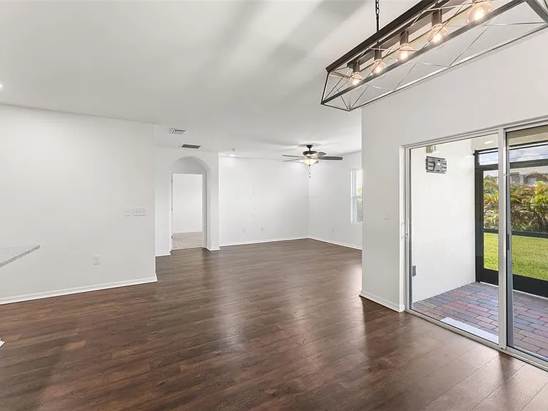 3945 River Bank Way — Photo 7
