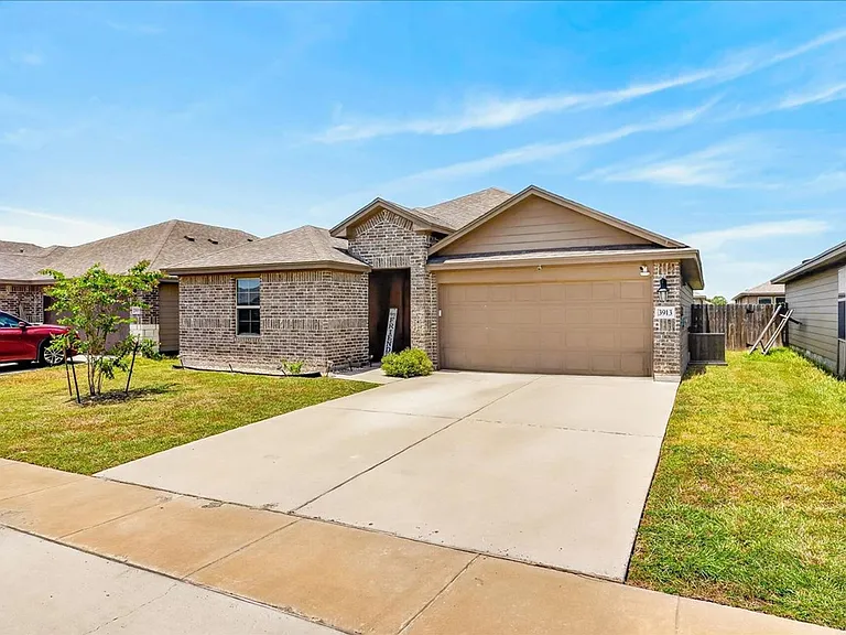 3913 Targaryen Way — Photo 32