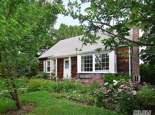 7 Irving Pl, Sea Cliff, NY 11579