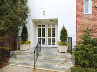 5 Roosevelt Pl #C002M, Montclair, NJ 07042