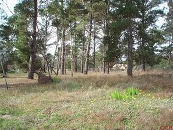 2584 Banbury Rd, Cambria, CA 93428