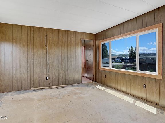 4th image of 551 Casa Dr