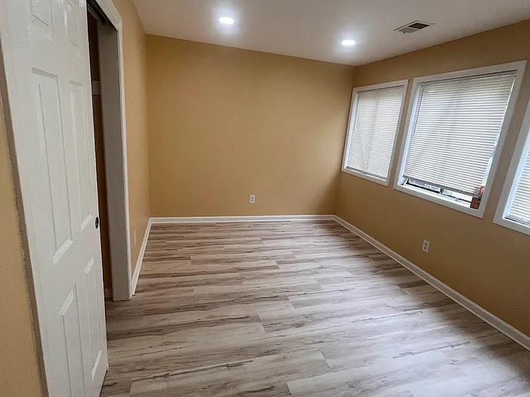 G3 Avon Dr — Photo 3