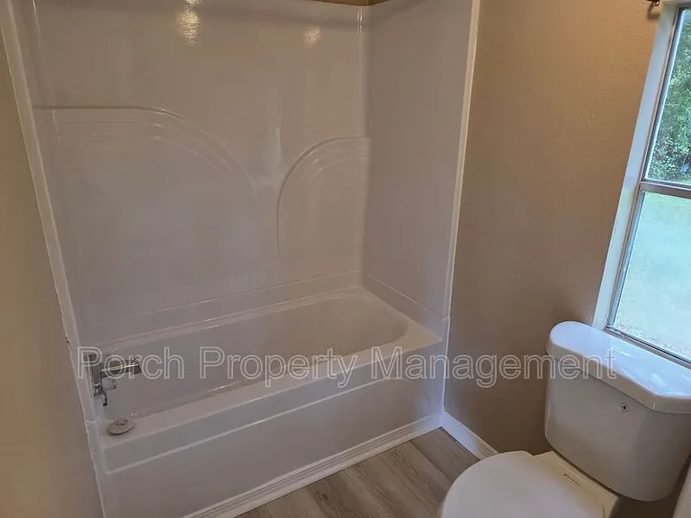 1207 Mills Ave — Photo 19