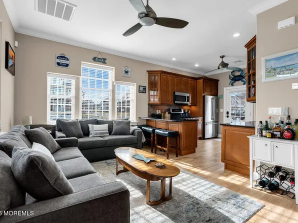 120 10th Ave APT 11, Belmar, NJ 07719