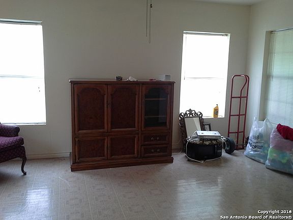 4th image of 2635 Waverly Ave