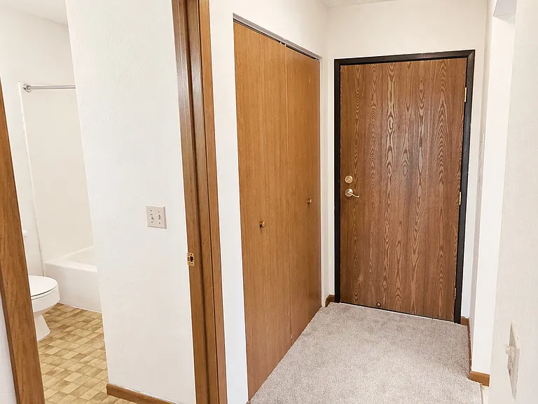 16 Green River Rd — Photo 8