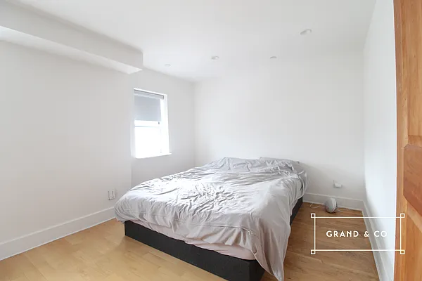 Rented by Grand & Co. | media 2