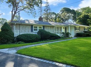 23 Thompson Hay Path, Setauket, NY 11733