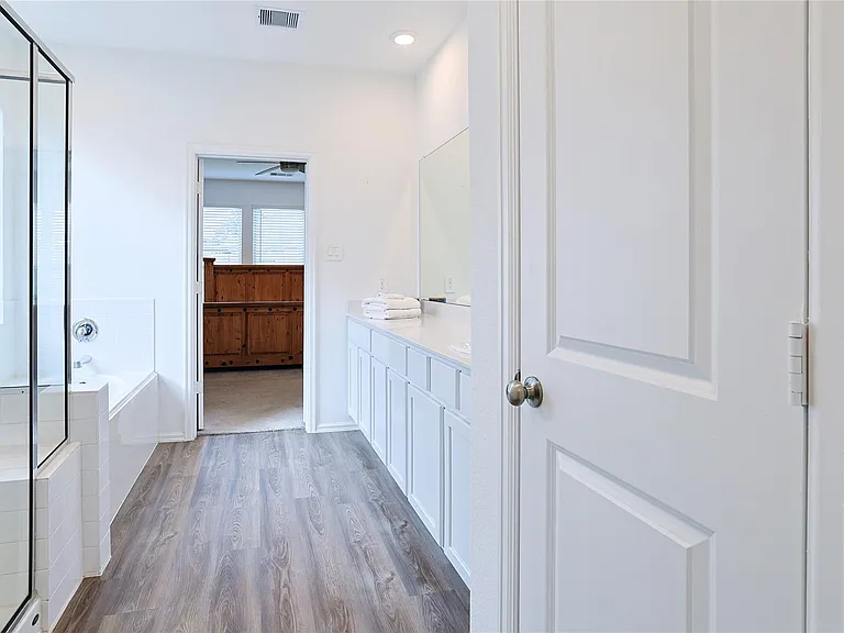202 Augustine Way — Photo 17