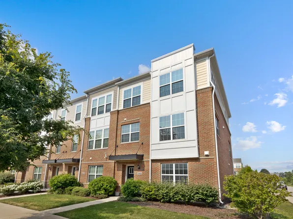 2961 Reflection Dr, Naperville, IL 60540