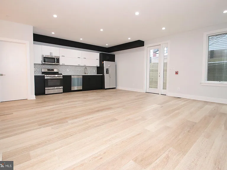 810 N Uber St #2 — Photo 3
