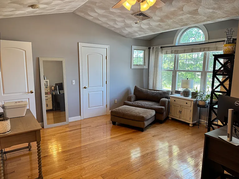 1 Santini St #J — Photo 21