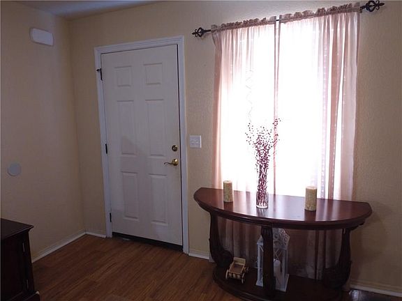 4th image of 605 E Bonnie Ln
