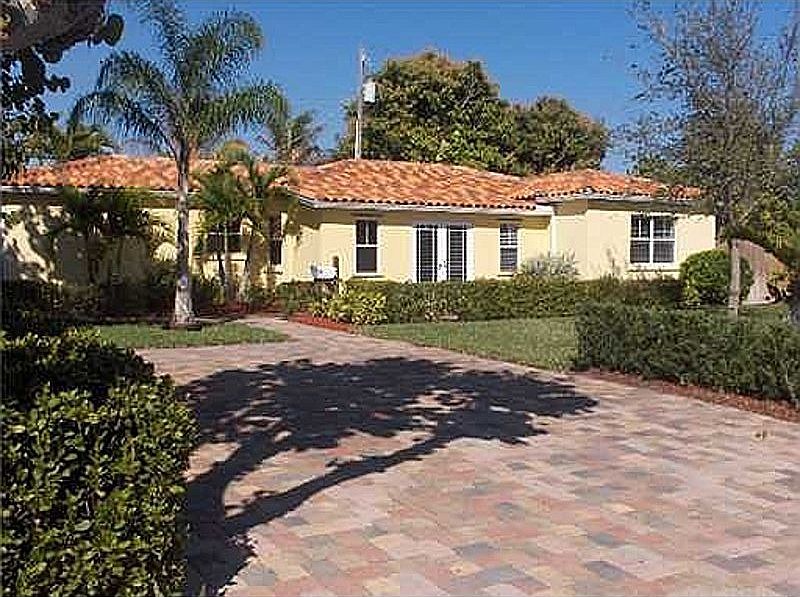 1st image of 217 Santa Lucia Dr
