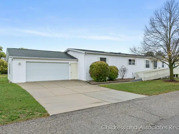 7506 Curry St SE, Caledonia, MI 49316