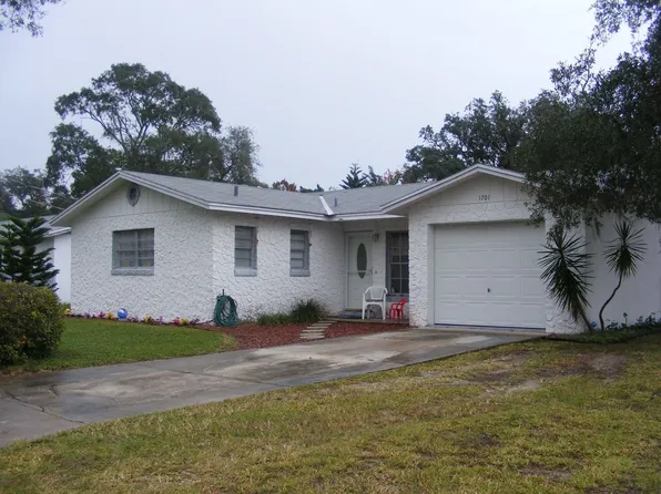 1701 Derbyshire Rd, Daytona Beach, FL 32117