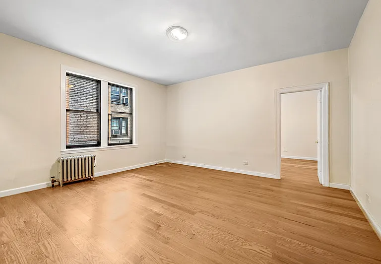 218 W 10th St #2F — Photo 3