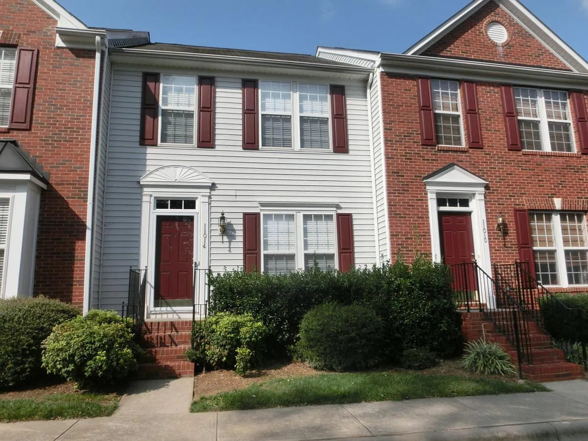 Building Photo - 11014 Garden Oaks Ln