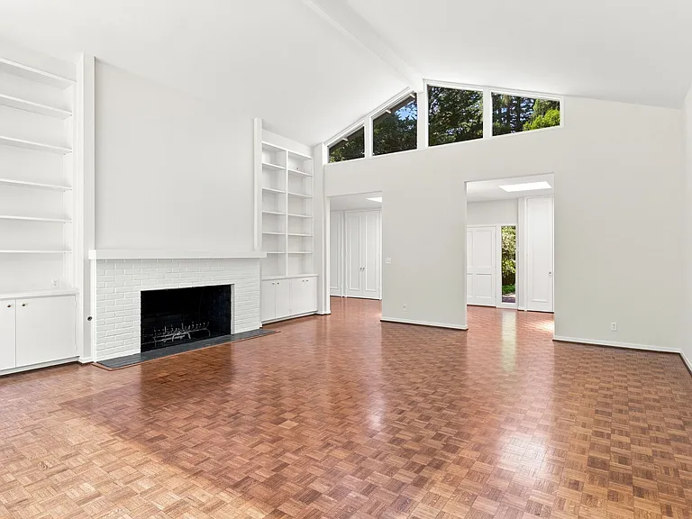 820 Eucalyptus Ave — Photo 8