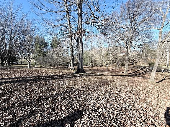 2nd image of 68 Riverview Trl