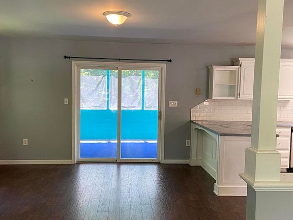 5th image of 119 Naomi Ln
