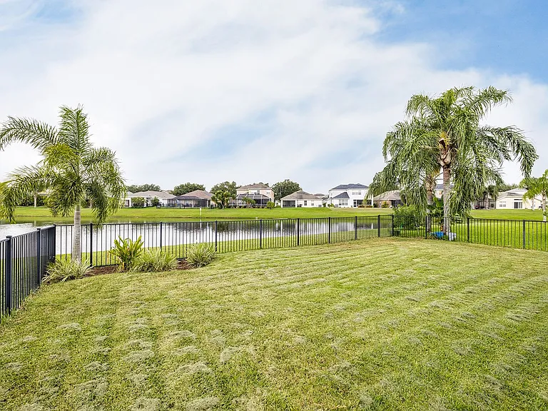 11328 Misty Isle Ln — Photo 15