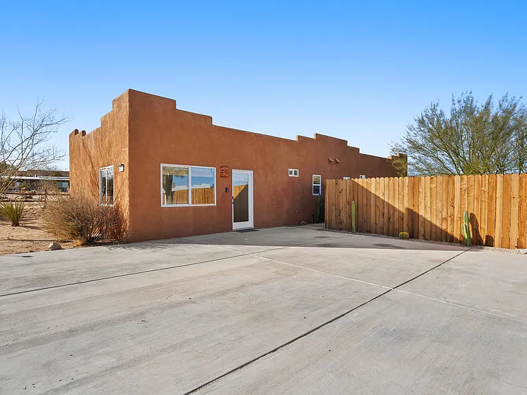Desert Air Rd — Photo 36