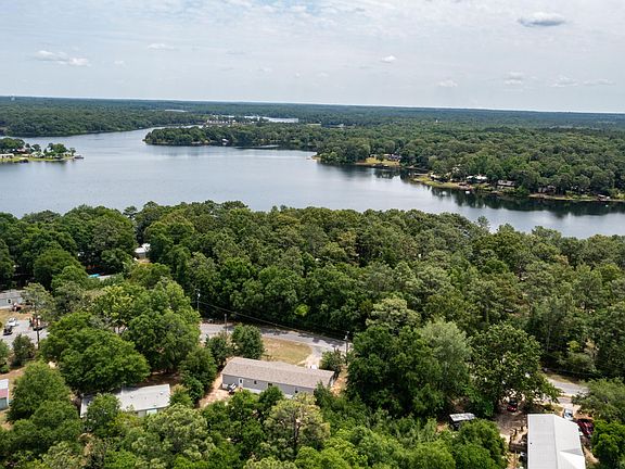 3rd image of 350 Kings Lake Blvd
