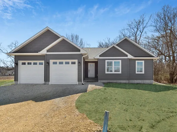 1531 Tyler Ct, Camanche, IA 52730