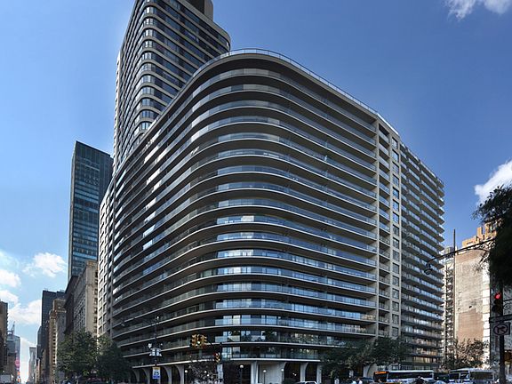 5th image of 200 Central Park S APT 14C