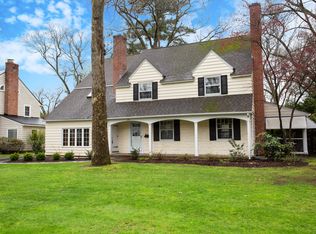 19 Brittany Rd, Longmeadow, MA 01106