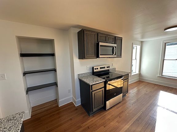 3rd image of 130 Tate St #B