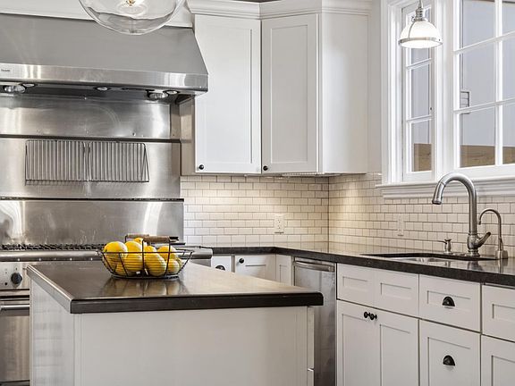 5th image of 202 Castilian Way