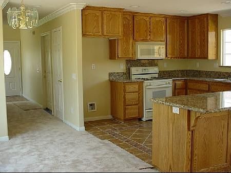 Kithen with Granite and Oak