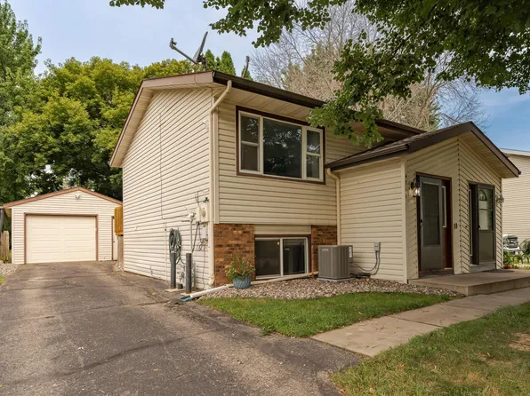 4711 13th Ave NW, Rochester, MN 55901