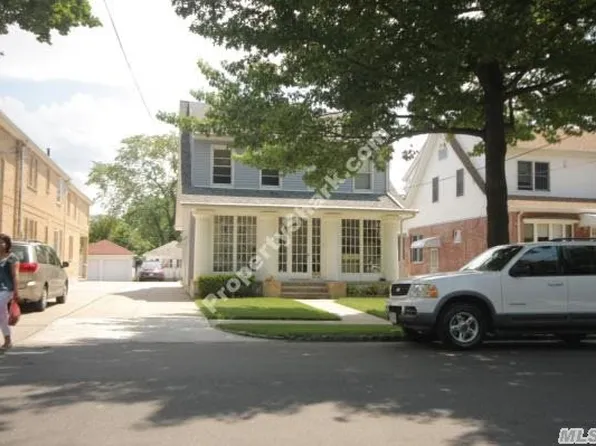 14726 Hawthorne Ave, Flushing, NY 11355