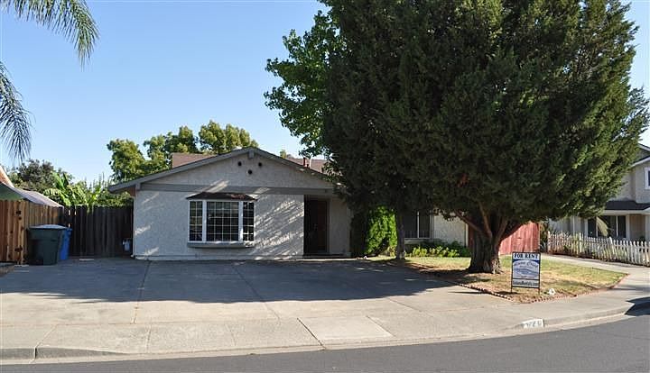 1st image of 620 Flagstaff Ct